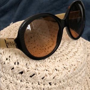 Summer sale!! 🍹🏖 Tory Burch round sunnies